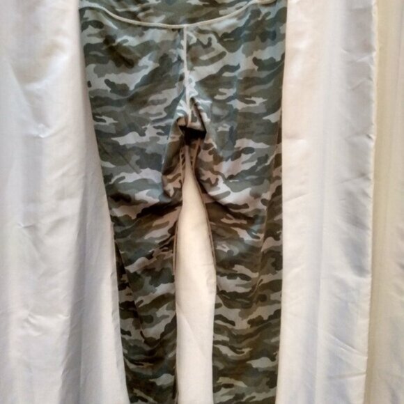 Athletic Wear Leggings X 3 (size S-M) - Picture 6 of 8